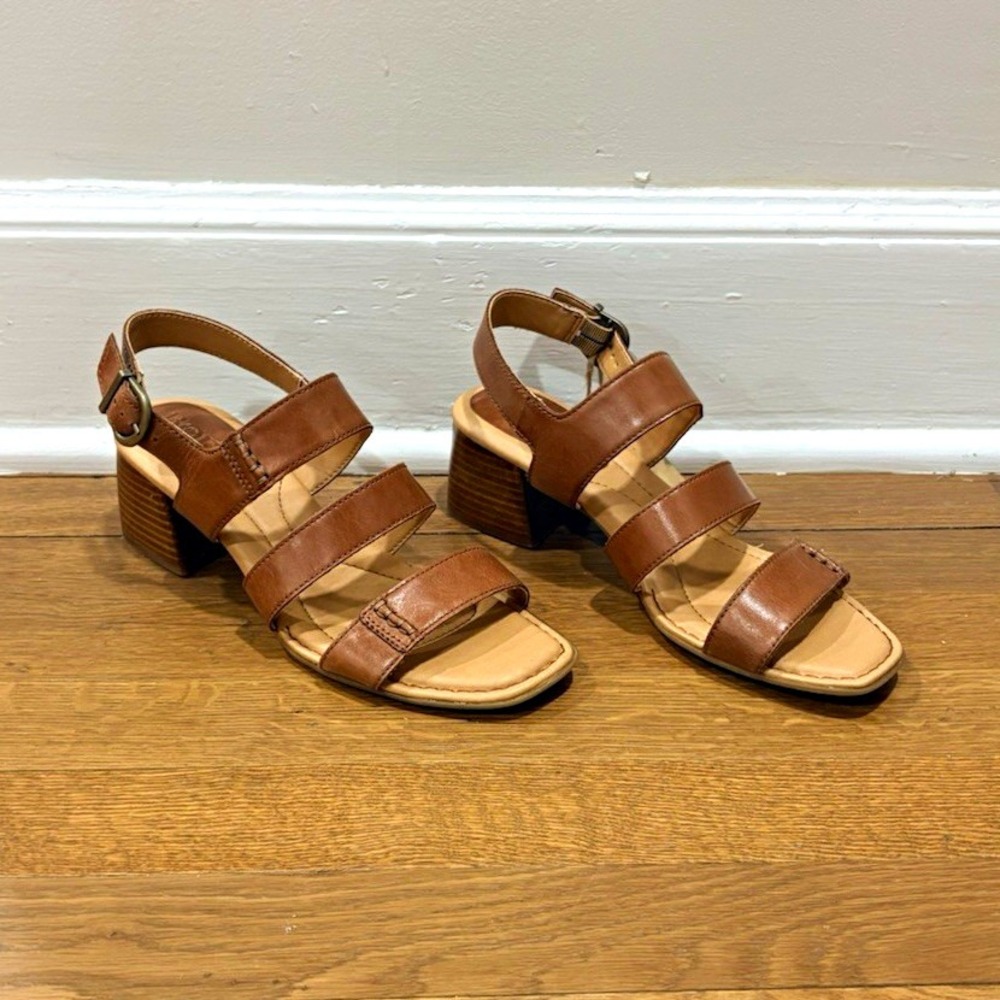 Born NWT Secan Dark Tan Leather Block Heel Ankle Strap Buckle Sandals Sz 8